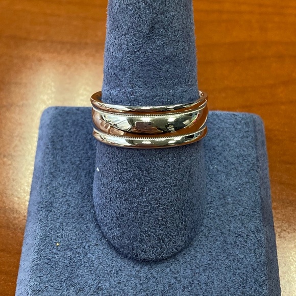 Mens Platinum Wedding Band Ring size 8.5 - Picture 4 of 5